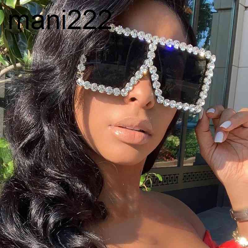 Oversized square bling diamond sunglasses river big rhinestone sun glasses women shade eyewear private custom 2021, White;black
Oversized square bling diamond sunglasses river big rhinestone sun glasses women shade eyewear private custom 2021, White;black