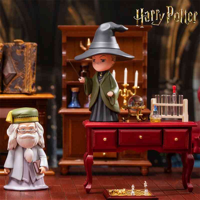 Harry Potter seal blind box fashion toy lovely girl heart office decoration doll home gift
Harry Potter seal blind box fashion toy lovely girl heart office decoration doll home gift