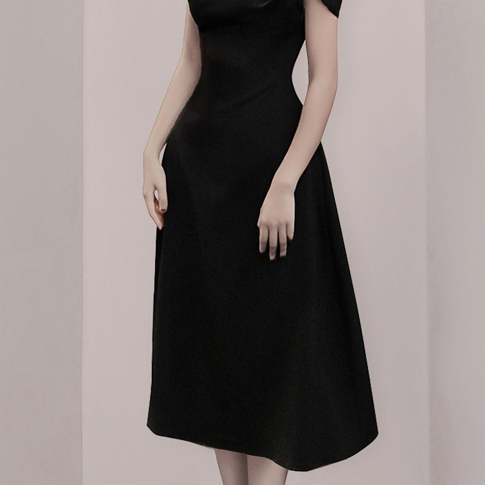 Runway Summer elegant Square collar Black Dress Fashion Women Beading Short sleeve Chic Female Slim Midi party Dress 210518