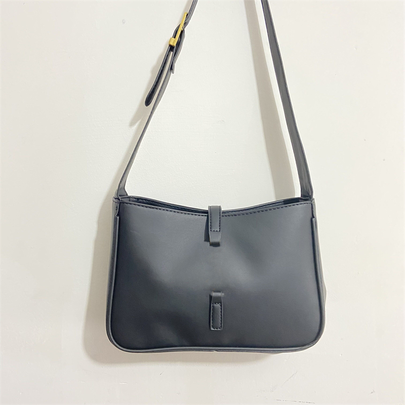 Brand Designer Shoulder Bags for Women Hobo Bag Latest Fashion Handbag Ladies Top Quality Purse, Black
Brand Designer Shoulder Bags for Women Hobo Bag Latest Fashion Handbag Ladies Top Quality Purse, Black