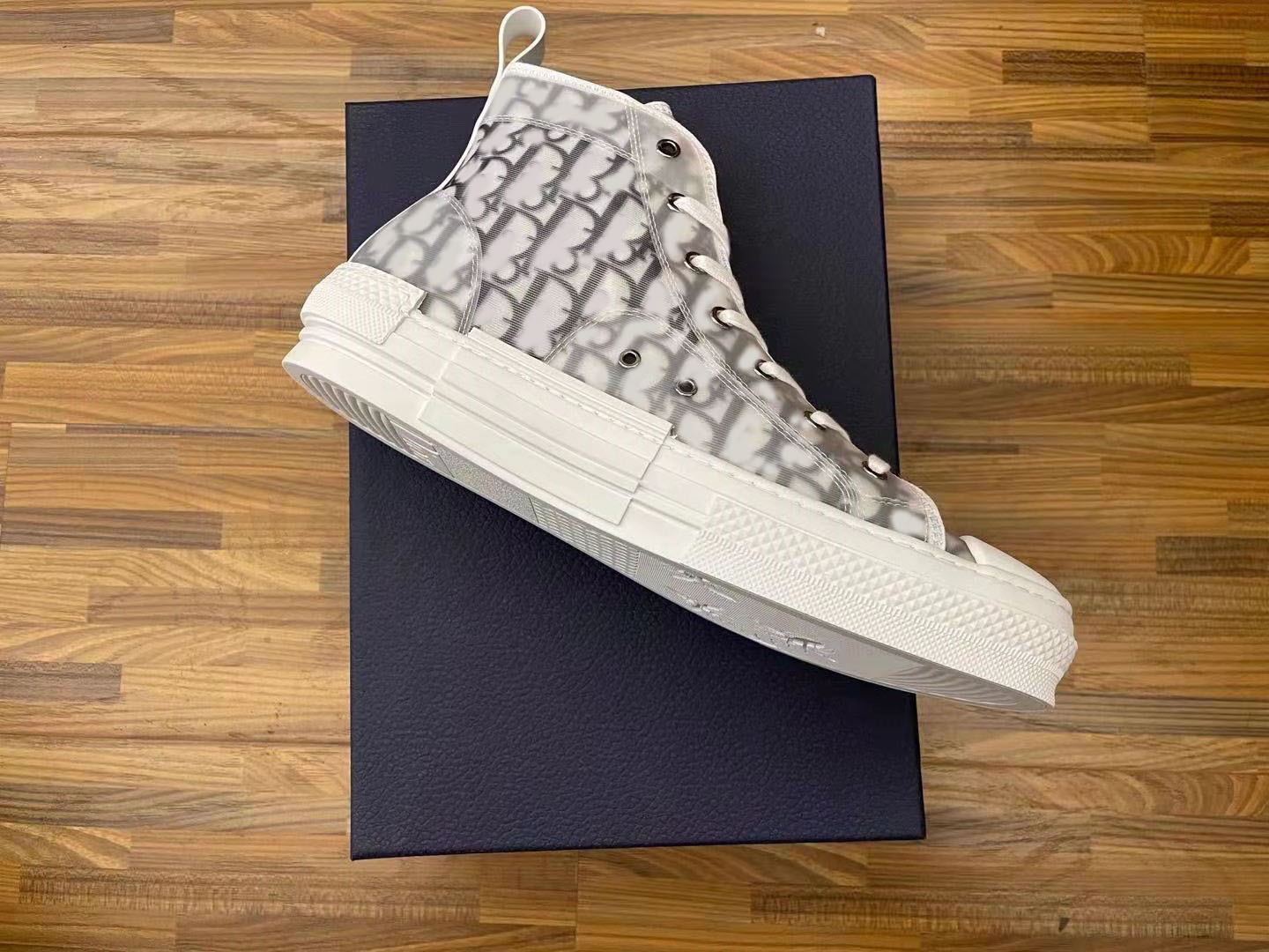40% discount Italy Ace shoes top classic canvas men's women's casual sports shoe fashion Luxurys Designers CD white and black with original box, Picture 16
40% discount Italy Ace shoes top classic canvas men's women's casual sports shoe fashion Luxurys Designers CD white and black with original box, Picture 16