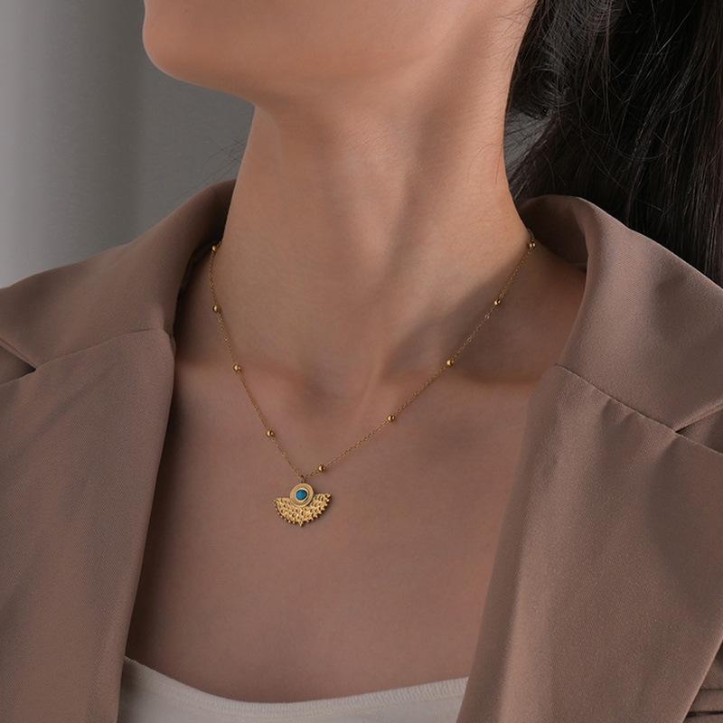 Pendant Necklaces Street S Retro Fan-shaped Turquoise Necklace Women's Bead Chain 14k Gold Stainless Steel Clavicle Short Choker
Pendant Necklaces Street S Retro Fan-shaped Turquoise Necklace Women's Bead Chain 14k Gold Stainless Steel Clavicle Short Choker