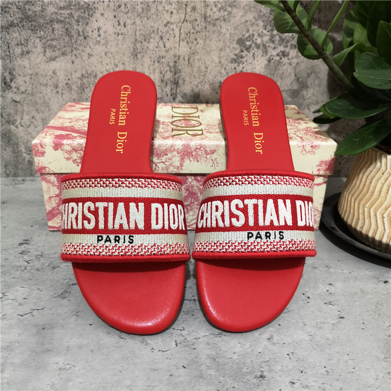 2021 High Quality Women's Sandals Slippers Embroidery Floral Brocade Flip Flops Luxuries Striped Beach Genuine Leather With Box D
2021 High Quality Women's Sandals Slippers Embroidery Floral Brocade Flip Flops Luxuries Striped Beach Genuine Leather With Box D
