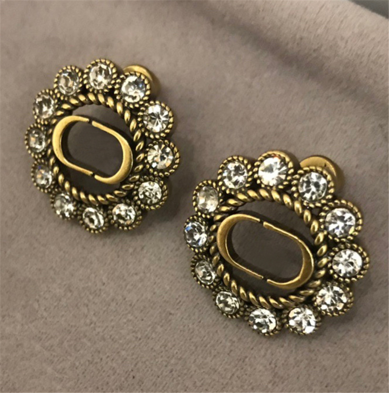 Designer Womens Earrings Fashion Stud Earings Clover Stainless Elegant For Woman High Quality Brand Classic Letters Diamond Designer Jewerly
Designer Womens Earrings Fashion Stud Earings Clover Stainless Elegant For Woman High Quality Brand Classic Letters Diamond Designer Jewerly