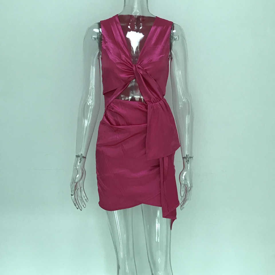 DEAT Spring Summer Fashion Casual Sleeveless Solid Color Hollow Out Pleated Sexy V-Neck Women's Dress SK784 210709