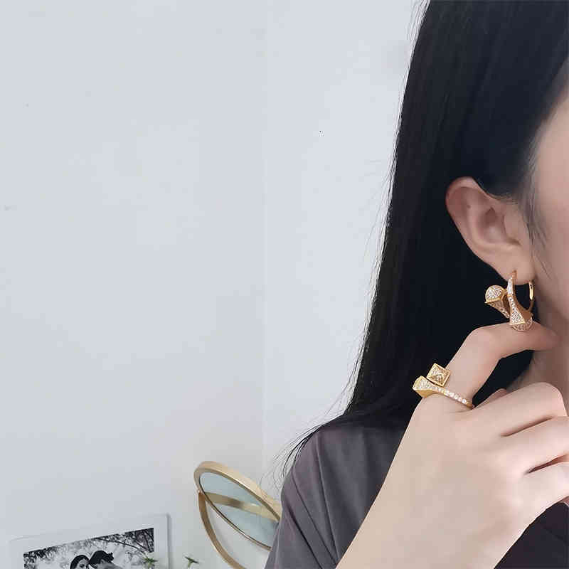 Exaggerated Metallic Color Stone Double Pagoda Diamond Ring Set Personalized Palace Style Index Finger
