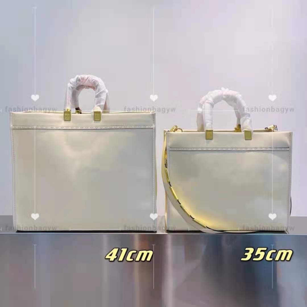 Tote bags TOP Designer women holiday luxury singleshoulder oversized capacity leather letter printed metal shoulder strap handbag fashion handbags, 6666666
Tote bags TOP Designer women holiday luxury singleshoulder oversized capacity leather letter printed metal shoulder strap handbag fashion handbags, 6666666