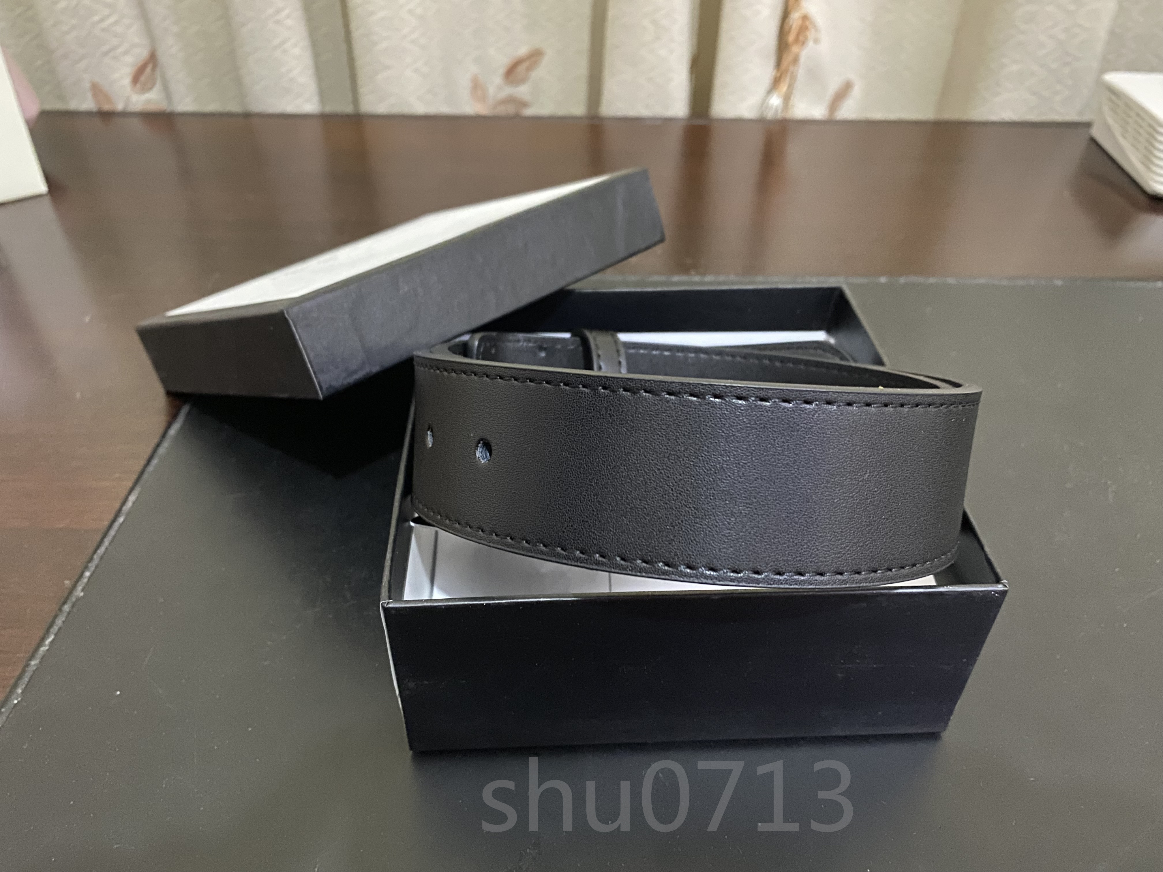 Men Women Solid Belt Womens Genuine Leather Black And White Color Bronze g big buckle Designer Cowhide Belts For Mens Luxury Waistband 7 colors 38mm with box, Belt and box
Men Women Solid Belt Womens Genuine Leather Black And White Color Bronze g big buckle Designer Cowhide Belts For Mens Luxury Waistband 7 colors 38mm with box, Belt and box
