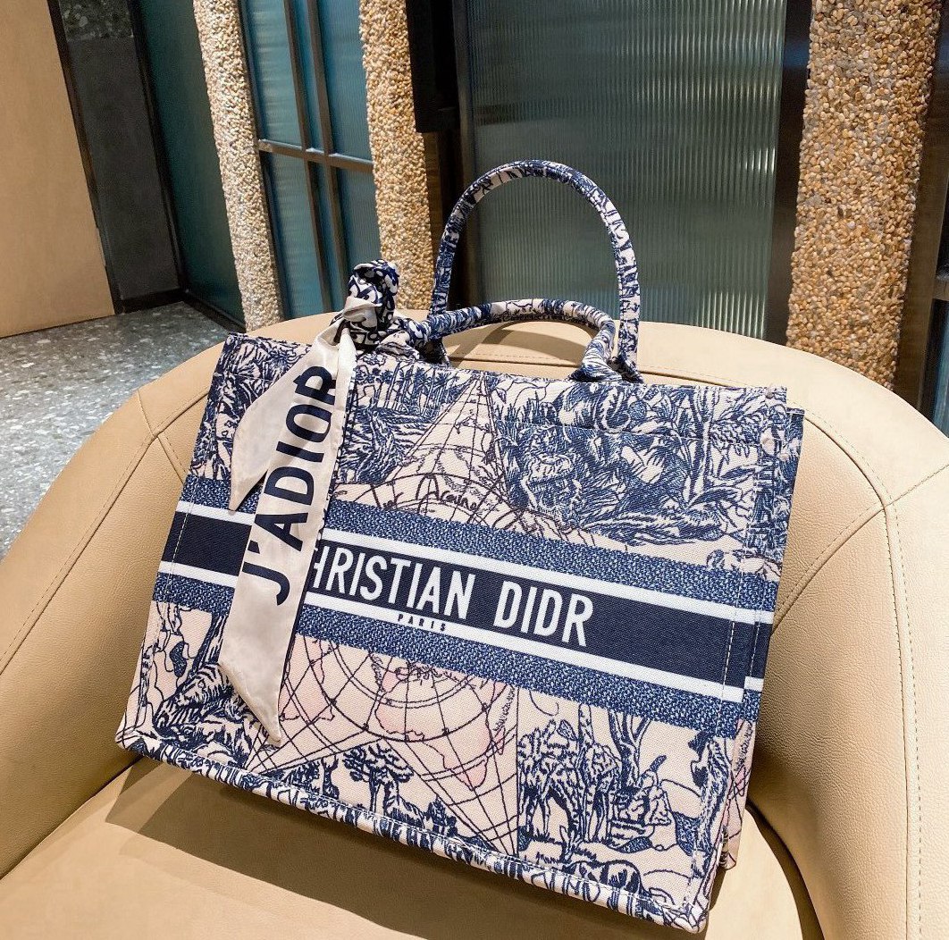 2021 Luxury Brand Leather Fashion Shoulder Bags Men's and Women's Classic Handbags High Quality Crossbody Bag -D6550, G-d6550
2021 Luxury Brand Leather Fashion Shoulder Bags Men's and Women's Classic Handbags High Quality Crossbody Bag -D6550, G-d6550