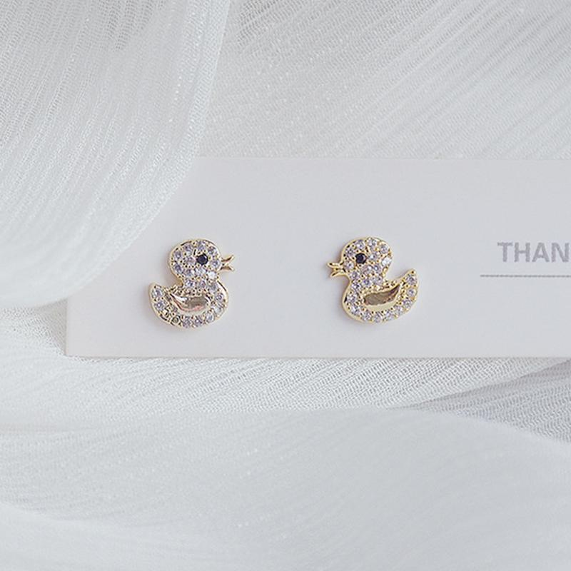 Simple Cute Shine Tiny Duck Women Earring Creative Bling Zircon Funny Feminia Stud Earrings Daily Wedding Jewelry Pen;dant
Simple Cute Shine Tiny Duck Women Earring Creative Bling Zircon Funny Feminia Stud Earrings Daily Wedding Jewelry Pen;dant