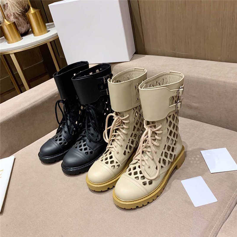 Designer d Trap Black Ankle Boots Excellent Quality Hollow Booties Double Flap with Buckles Fishnet Cutout Hiking Sneaker with Box
Designer d Trap Black Ankle Boots Excellent Quality Hollow Booties Double Flap with Buckles Fishnet Cutout Hiking Sneaker with Box