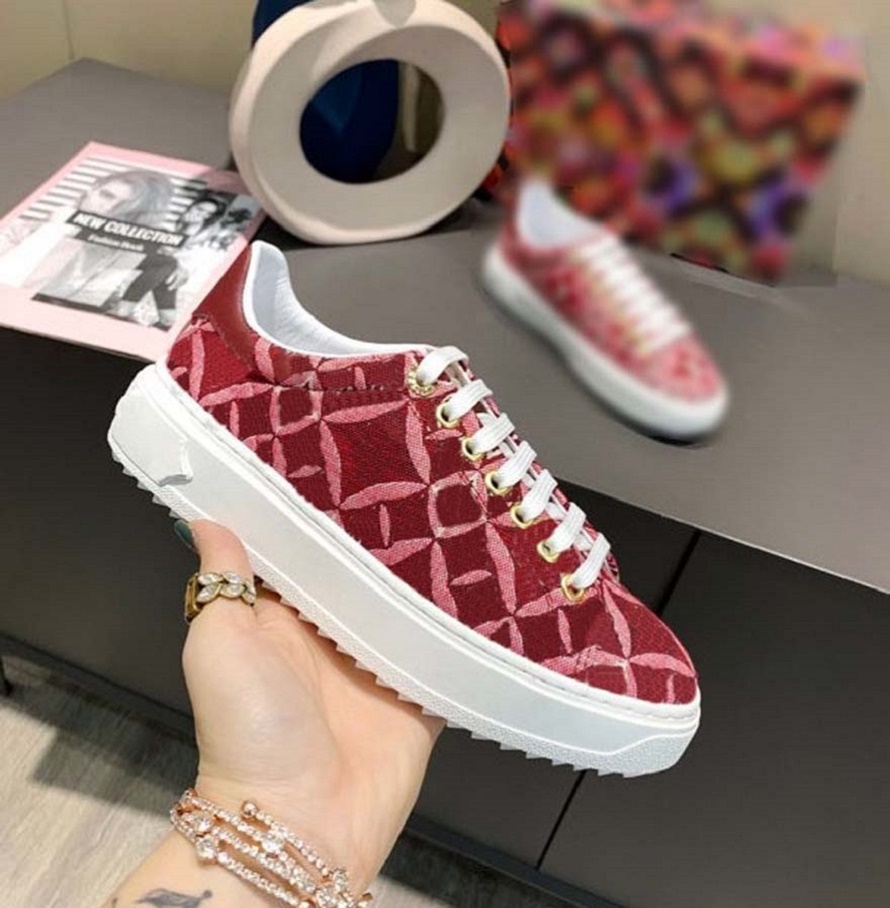 Fashion Top Quality sneakers leather women shoes Handmade Multicolor Gradient Technical Casual Shoe famous Trainers home011 17, #26
Fashion Top Quality sneakers leather women shoes Handmade Multicolor Gradient Technical Casual Shoe famous Trainers home011 17, #26