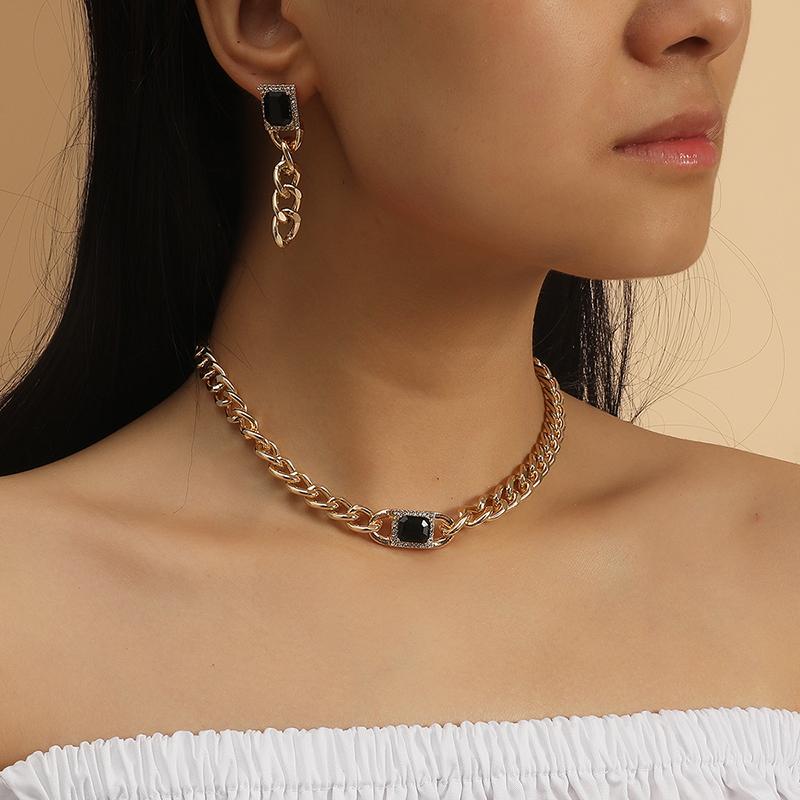 Chokers Personalized Simple Thick Chain Necklace Earring Set For Women 2022 Trendy Metal Punk Style Party Accessories, Golden;silver
Chokers Personalized Simple Thick Chain Necklace Earring Set For Women 2022 Trendy Metal Punk Style Party Accessories, Golden;silver