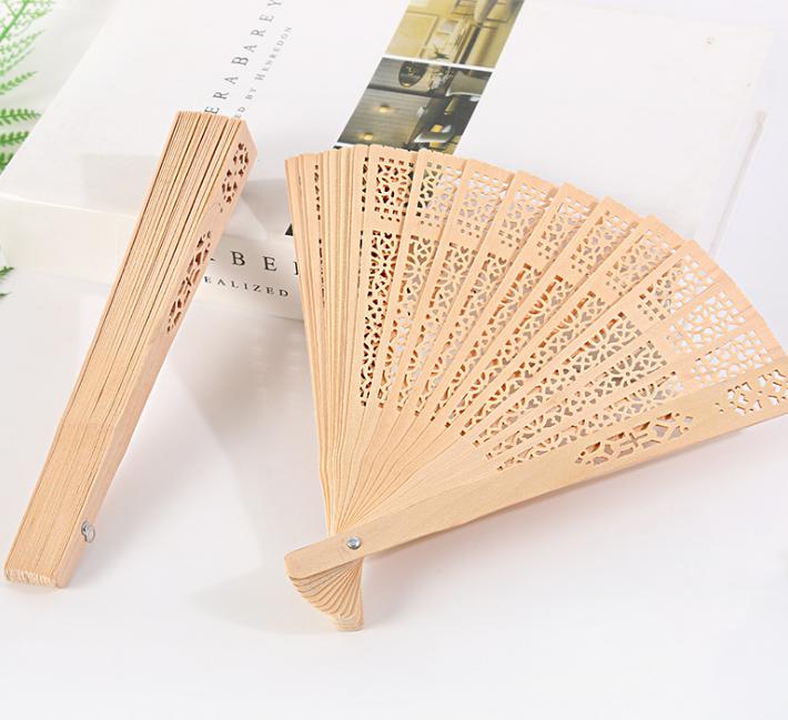 2021 new personalized sandalwood folding hand fans with organza bag wedding favours fan party giveaways Free FAST SHIP