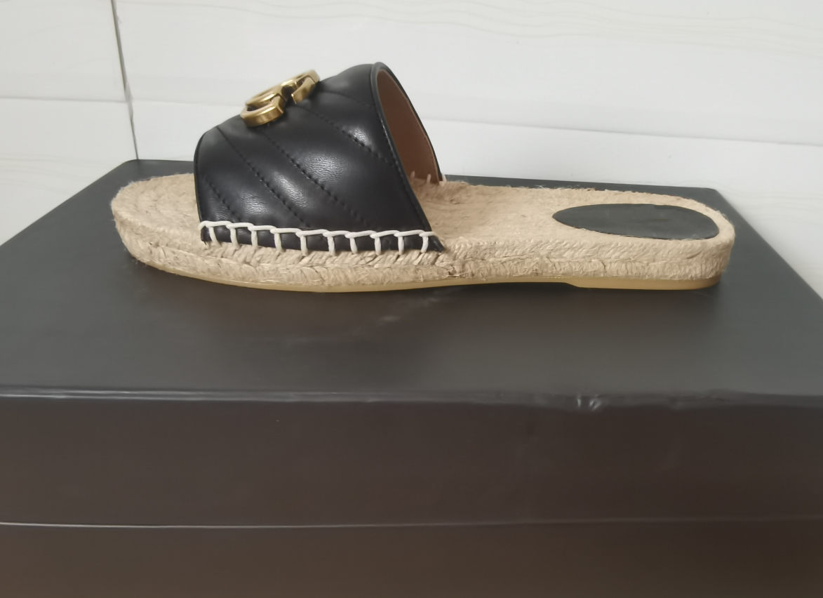 2021 Women Sandal Summer leather slides Flats Sexy letter Sandals Ladies Beach Flip, Box
