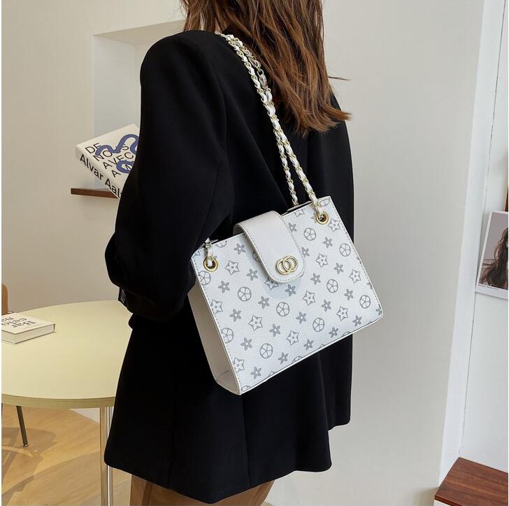 PU Leather Crossbody Bags For Women Chain Shoulder Handbags Women's Branded Trending Hand Bag, W2
PU Leather Crossbody Bags For Women Chain Shoulder Handbags Women's Branded Trending Hand Bag, W2