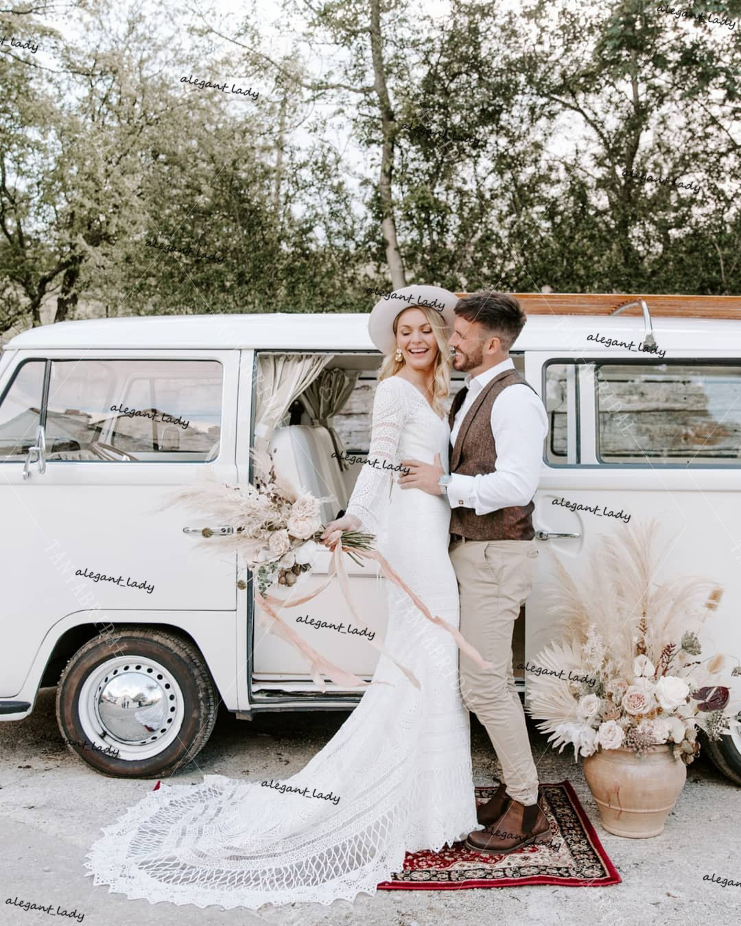 Crochet Lace Bohemian Wedding Dresses Lace Up V-Neck long sleeve Bridal Gowns Striking Dreamy Engagement Gowns Abiti Da Sposa