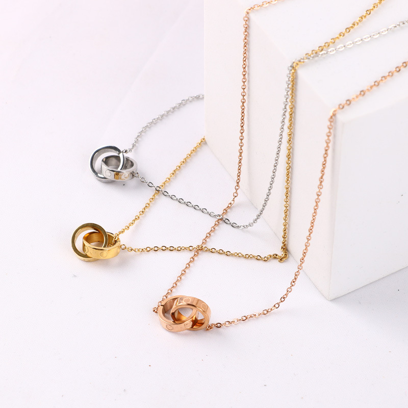 Top Quality Stainless Steel Luxury Pendant Necklaces Adjustable Circle Double Ring Buckle 3 Colors Simple Love Necklaces Classic Style Women Designer Jewelry
Top Quality Stainless Steel Luxury Pendant Necklaces Adjustable Circle Double Ring Buckle 3 Colors Simple Love Necklaces Classic Style Women Designer Jewelry