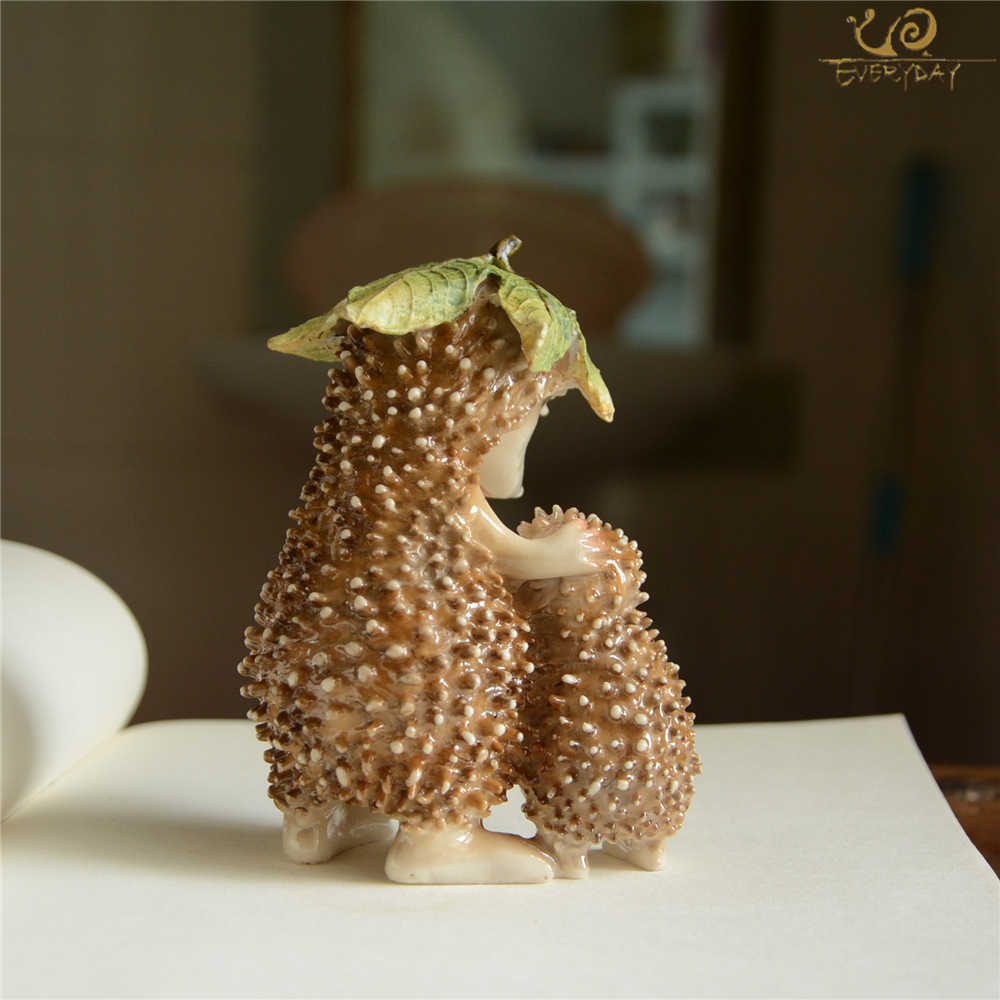 Everyday Collection Mini Fairy Garden Decoration Hedgehog Animal Figurine Ornament Tabletop Balcony Home Decor 210804