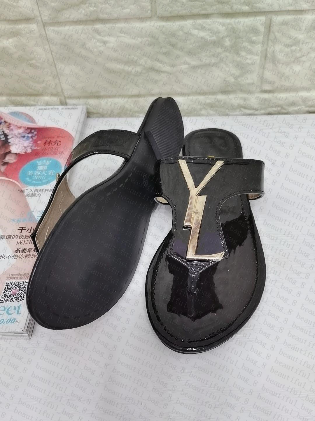 Fashion Summer Brand Designer women Flip flops Slipper Luxury Fashion Genuine Leather slides sandals Metal Chain Ladies Casual shoes, Black
Fashion Summer Brand Designer women Flip flops Slipper Luxury Fashion Genuine Leather slides sandals Metal Chain Ladies Casual shoes, Black