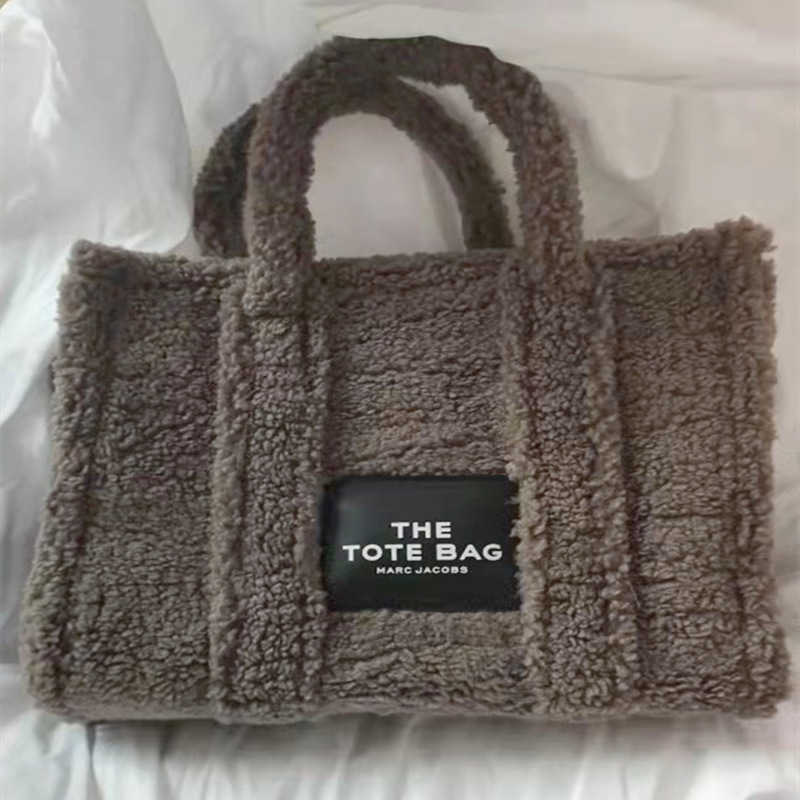 MJ pony new autumn and winter imitation cashmere Tote Bag portable Mojie bag Single Shoulder Messenger women's bags
MJ pony new autumn and winter imitation cashmere Tote Bag portable Mojie bag Single Shoulder Messenger women's bags