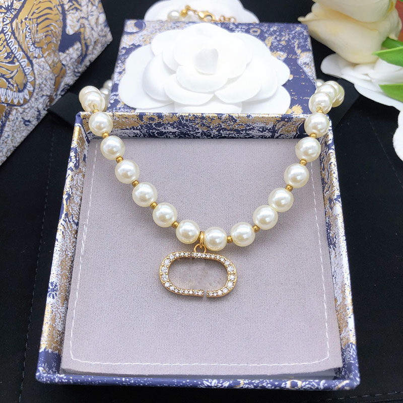 C Letter Necklace Women Pendent Necklace Designer Jewerly Diamond Pearl Collana Ladies Short Chain Rhinestone OrbitPearl Collana от DHgate WW