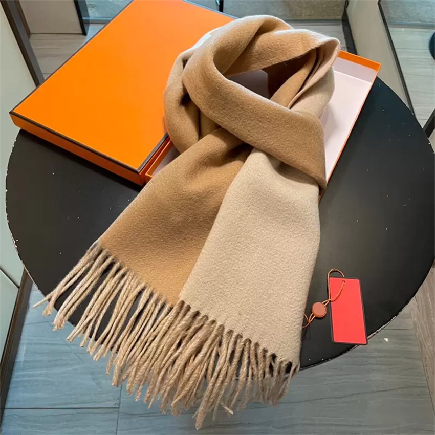 2022 ashion Scarves Luxury Winter Cashmere scarfs for Ladies Brand Designer Women Scarf 65*180CM Warm Shawl
2022 ashion Scarves Luxury Winter Cashmere scarfs for Ladies Brand Designer Women Scarf 65*180CM Warm Shawl