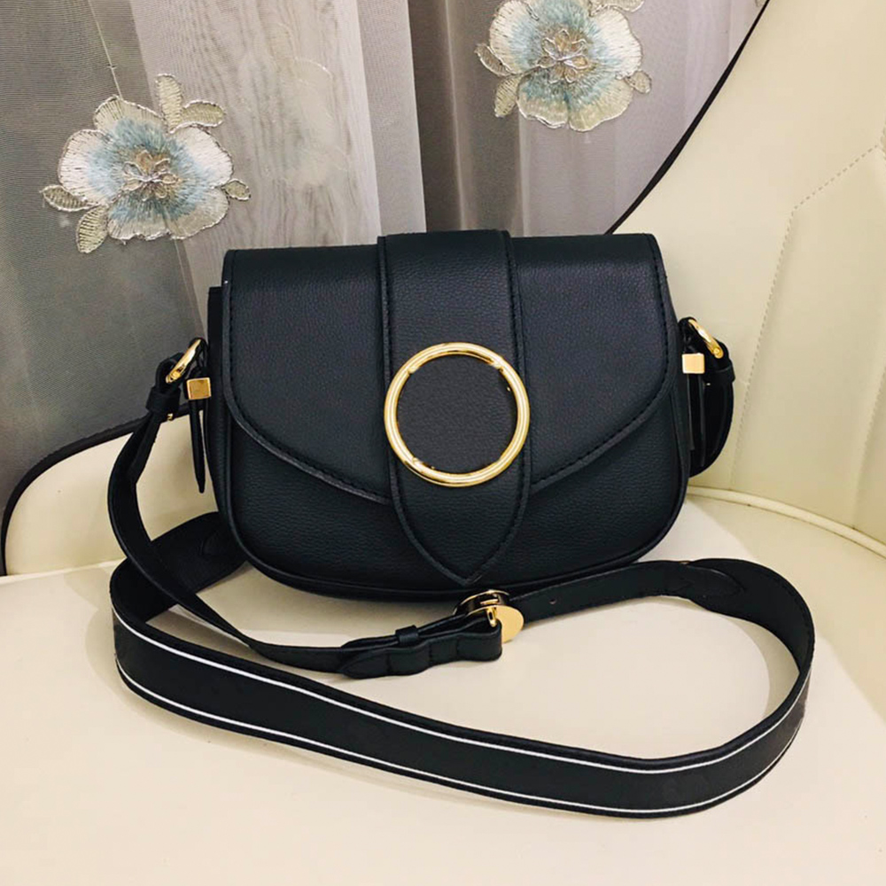 Top Shoulder Bags Evening Bag leather material golden hardware letter matching decoration casual style design size 21cm*6.5cm*15cm, 5 #
Top Shoulder Bags Evening Bag leather material golden hardware letter matching decoration casual style design size 21cm*6.5cm*15cm, 5 #