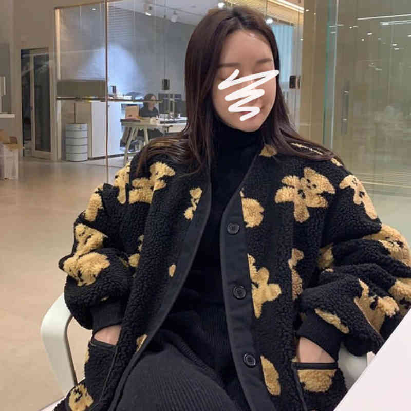 Nomikuma Korean Cartoon Bear Women Coat Causal Faux Lambswool Winter Warm Jacket New Long Sleeve V-neck Outerwear 6D550 210427