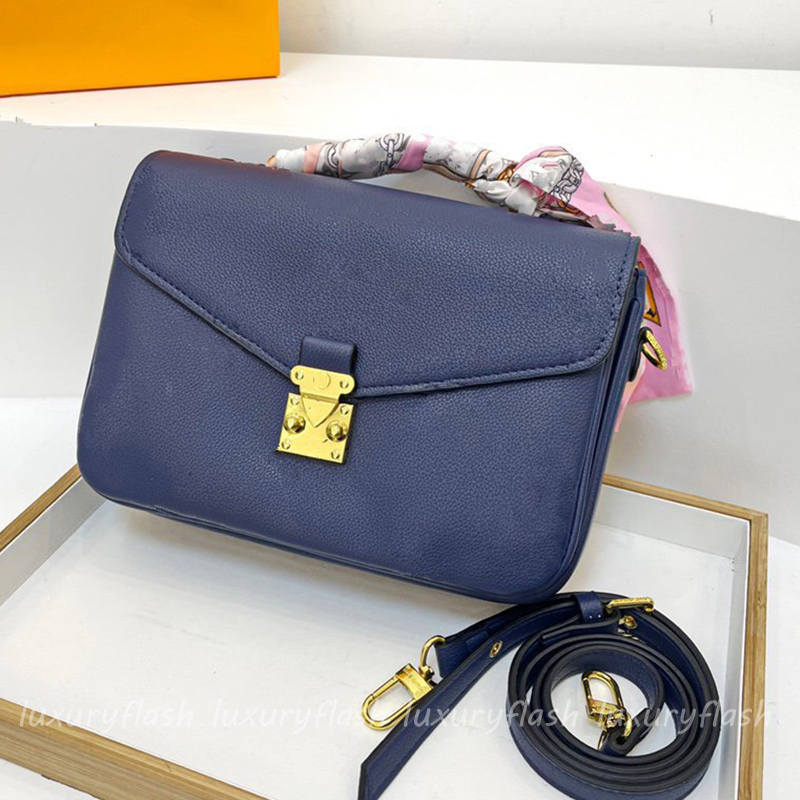 Designer embossed blue wild pure color messenger bag men and women fashion trend cowhide luxury large-capacity handbag, Box(not sold separately)
Designer embossed blue wild pure color messenger bag men and women fashion trend cowhide luxury large-capacity handbag, Box(not sold separately)
