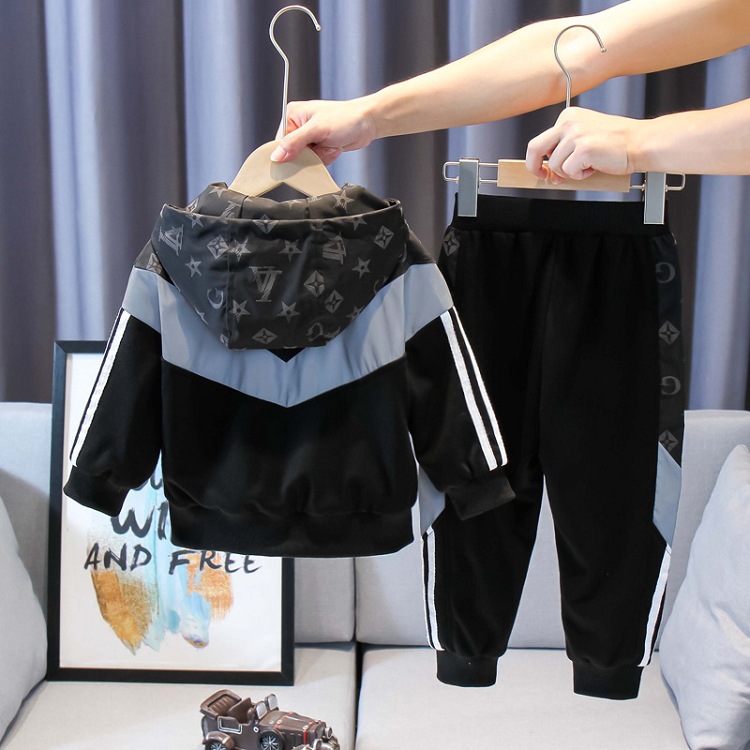2021 designer boy Sets reflective two-piece children handsome childrens clothing male and female baby plus velvet suit letter prin, Fleece lining
2021 designer boy Sets reflective two-piece children handsome childrens clothing male and female baby plus velvet suit letter prin, Fleece lining