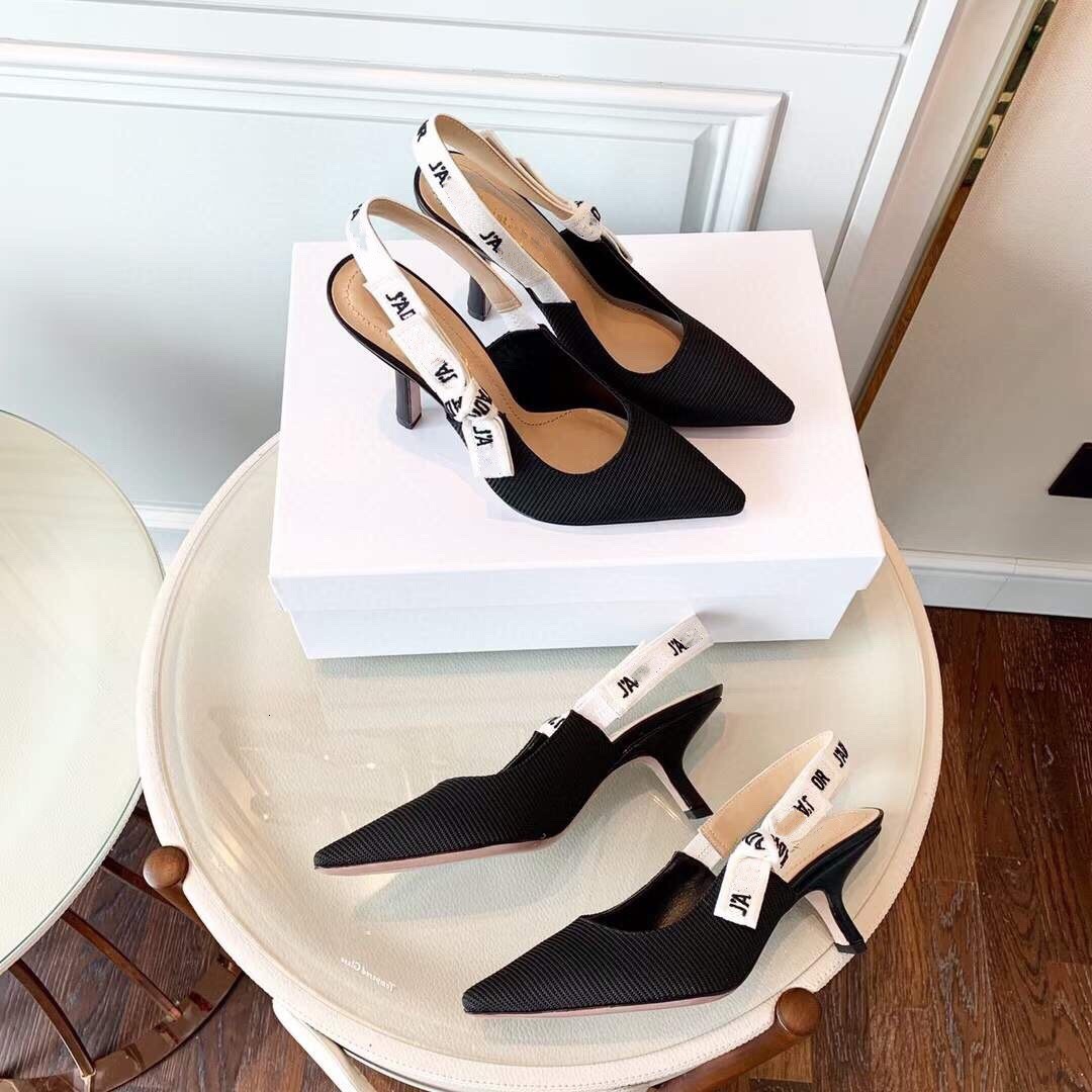 Luxury Dress Shoes High Version d Family Letter Pointed 2022 Bowknot Cat Sandal's Hollow Out Slim Heel Shoes, Black hollow
Luxury Dress Shoes High Version d Family Letter Pointed 2022 Bowknot Cat Sandal's Hollow Out Slim Heel Shoes, Black hollow