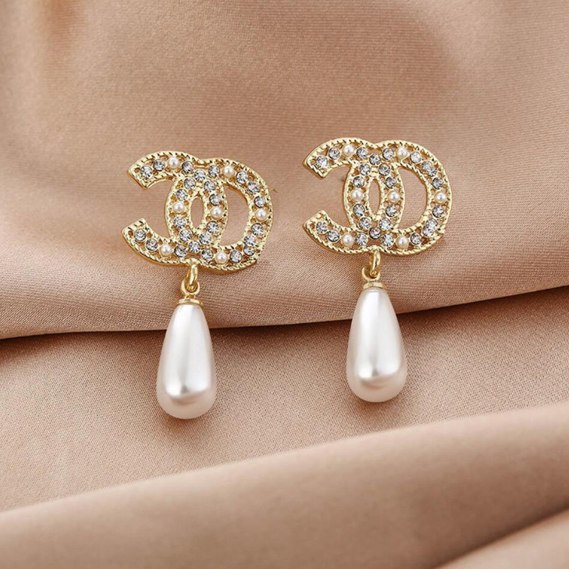 Women 18K Gold Plated Designer Ear Stud Earrings Brand Designers Geometry Letters Crystal Rhinestone Pearl Earring Wedding Party Jewerlry ER0271-ER0273
Women 18K Gold Plated Designer Ear Stud Earrings Brand Designers Geometry Letters Crystal Rhinestone Pearl Earring Wedding Party Jewerlry ER0271-ER0273