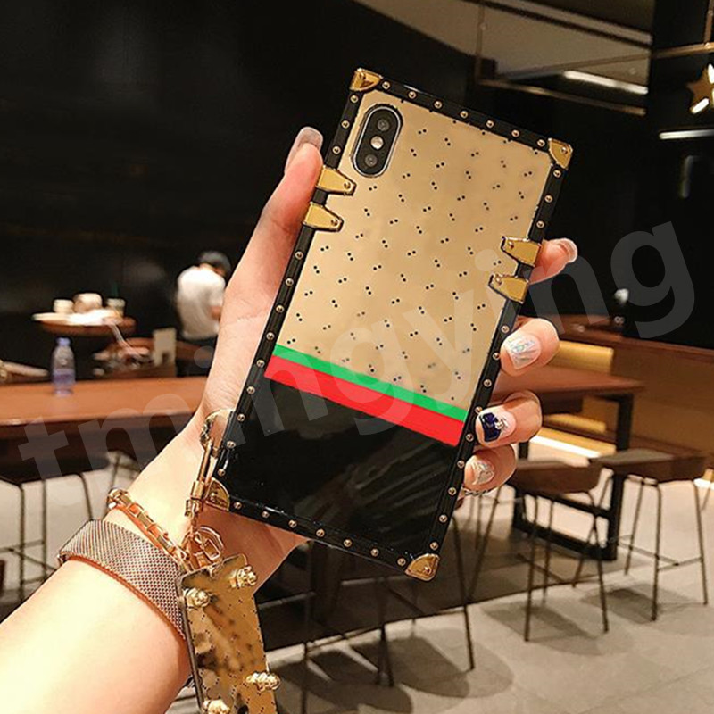 Luxury Designer Phone Cases for iphone 12 mini 11 Pro Max XS XR X 7 8 Plus fashion embossed frame Back Cover Case Design Cellphone Shell
Luxury Designer Phone Cases for iphone 12 mini 11 Pro Max XS XR X 7 8 Plus fashion embossed frame Back Cover Case Design Cellphone Shell