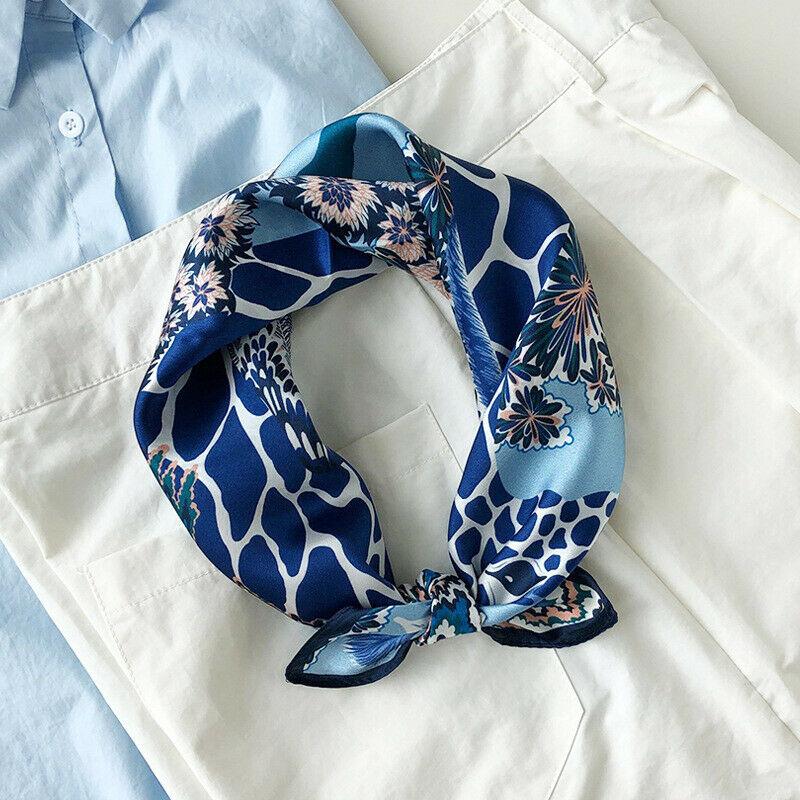 Scarves 2021 Luxury Women Fashion Small Scarf 100% Silk Bandana Giraffe Print Neckerchief Girls Headband Turban Gift 53*53cm
Scarves 2021 Luxury Women Fashion Small Scarf 100% Silk Bandana Giraffe Print Neckerchief Girls Headband Turban Gift 53*53cm