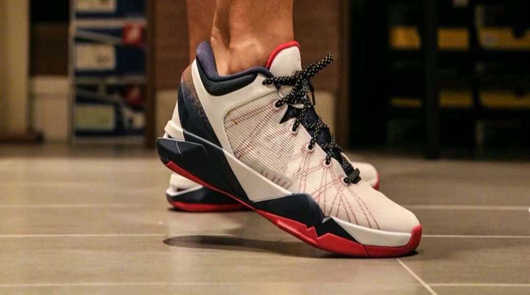 Black Mamba VII 7 System Gold Medal Men Basketball Shoes High Quality USA Olympics Sneakers Sport Shoe With Box
Black Mamba VII 7 System Gold Medal Men Basketball Shoes High Quality USA Olympics Sneakers Sport Shoe With Box