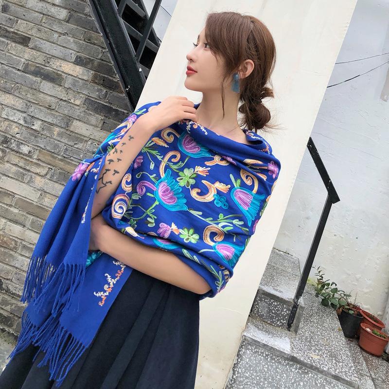 Scarves Oversize 200x70CM Women Embroider Flower Pashmina Cashmere Scarf Winter Thick&Warm Fine Tassels Shawl Travel
Scarves Oversize 200x70CM Women Embroider Flower Pashmina Cashmere Scarf Winter Thick&Warm Fine Tassels Shawl Travel