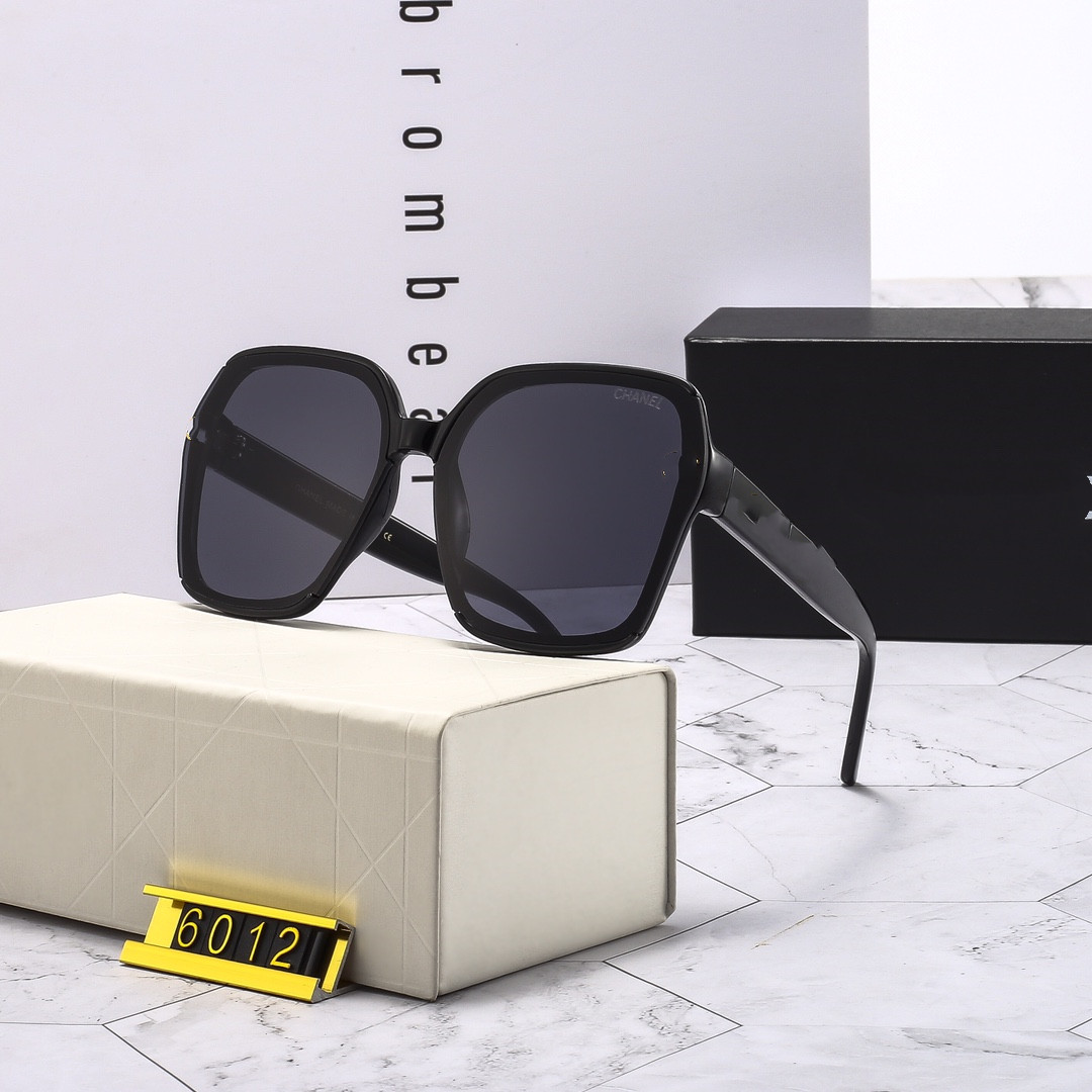 Large frame sunglasses for women high quality fashion Eyewear travel vacation UV protection driving sun glasses Polaroid Lens 6012 with box case
Large frame sunglasses for women high quality fashion Eyewear travel vacation UV protection driving sun glasses Polaroid Lens 6012 with box case
