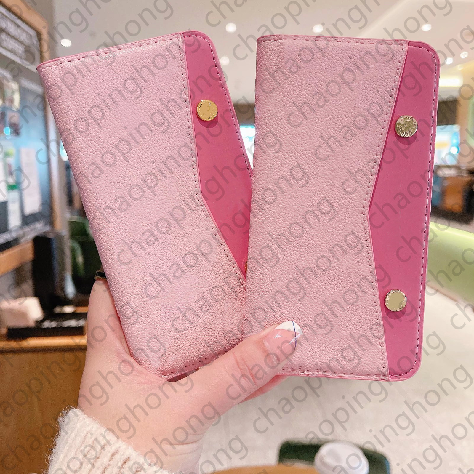 Top Designers Leather Phone Cases for iPhone 13 Pro Max i12 11 Fashion Monogram Folio Embossing Flowers Rivet Back Cover Luxury Shell Wallet Flip Card Holder Case, Gift box
Top Designers Leather Phone Cases for iPhone 13 Pro Max i12 11 Fashion Monogram Folio Embossing Flowers Rivet Back Cover Luxury Shell Wallet Flip Card Holder Case, Gift box