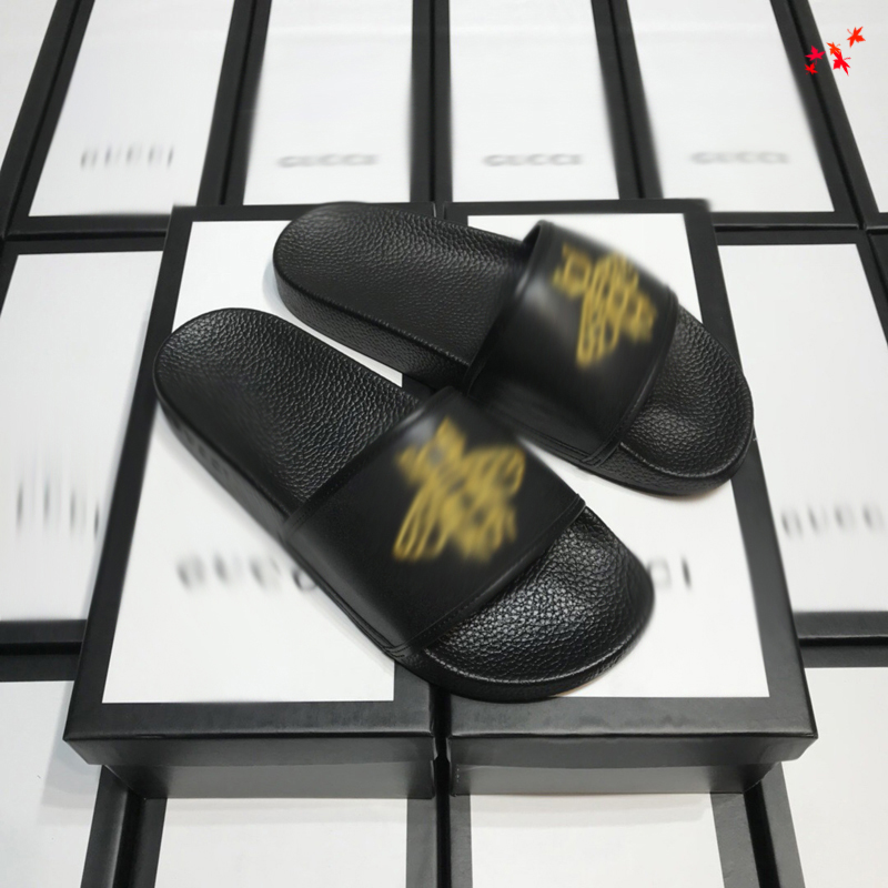 2021 Designer luxurys slippers men sandals fashion beach shoes flip flops flat non-slip classical hole slipper with box size 39-45 -G200, Black
2021 Designer luxurys slippers men sandals fashion beach shoes flip flops flat non-slip classical hole slipper with box size 39-45 -G200, Black