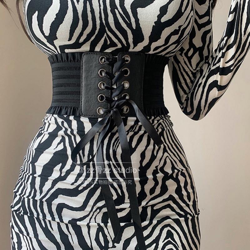 Belts Corset Belt Gothic Women Fashion PU Leather Female Lace-up Slimming Waist Vintage Black Wide Girl Kroean C0G0, Black;brown
Belts Corset Belt Gothic Women Fashion PU Leather Female Lace-up Slimming Waist Vintage Black Wide Girl Kroean C0G0, Black;brown