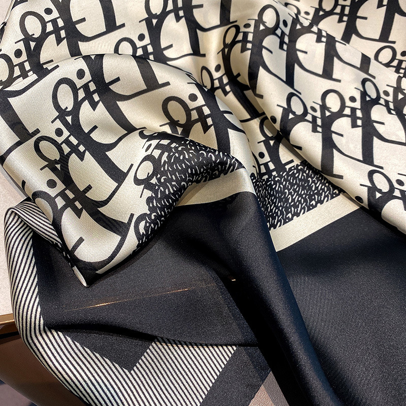 2021 New Korean Style Scarf Sunscreen Lengthened Printed Imitated Scarves Womens Long Silk Beach Towel Wholesale
2021 New Korean Style Scarf Sunscreen Lengthened Printed Imitated Scarves Womens Long Silk Beach Towel Wholesale