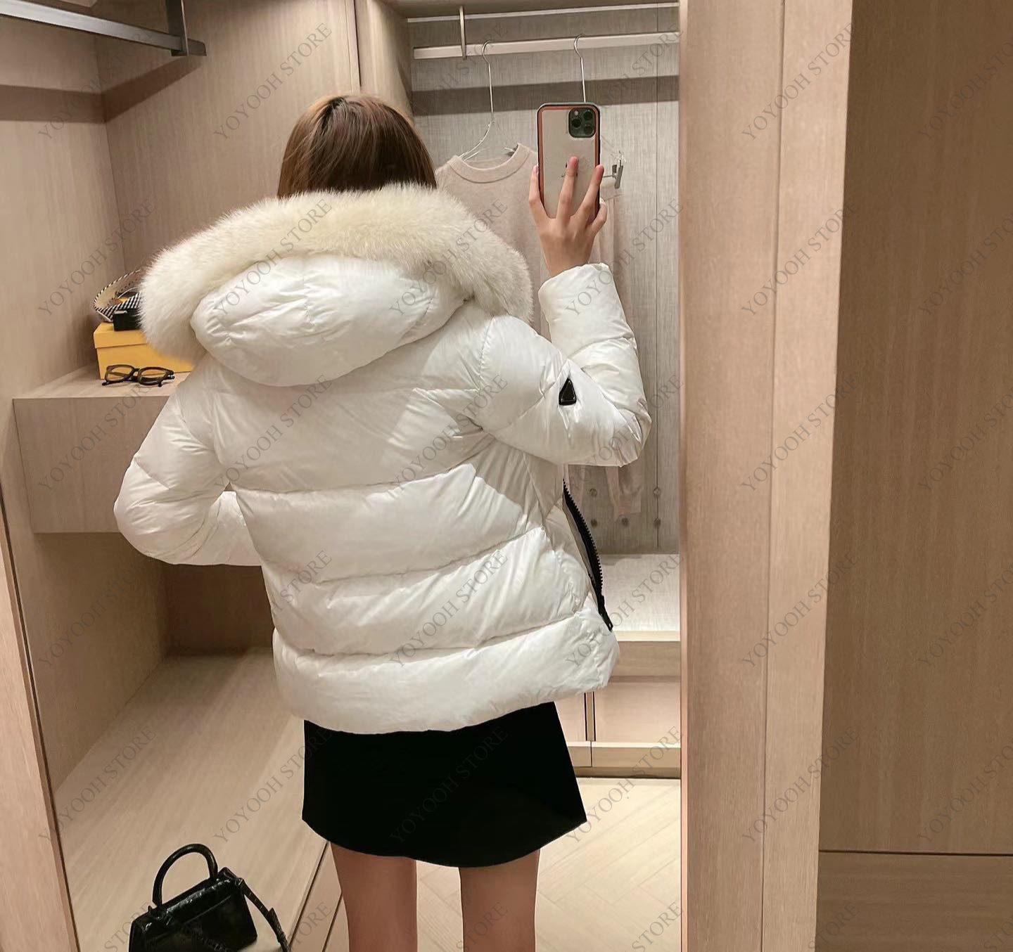 Women' Outerwear Fashion fur collar hooded down coat designer parkas women winter warm jacket high quality jackets top Size -L, Make up for price
Women' Outerwear Fashion fur collar hooded down coat designer parkas women winter warm jacket high quality jackets top Size -L, Make up for price