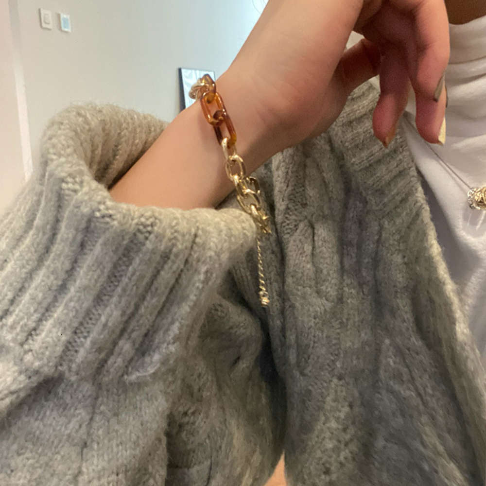 Stitching chain: versatile in autumn and winter simple Bracelet Korean minority design women's high-grade hand accessories, Golden;silver
Stitching chain: versatile in autumn and winter simple Bracelet Korean minority design women's high-grade hand accessories, Golden;silver