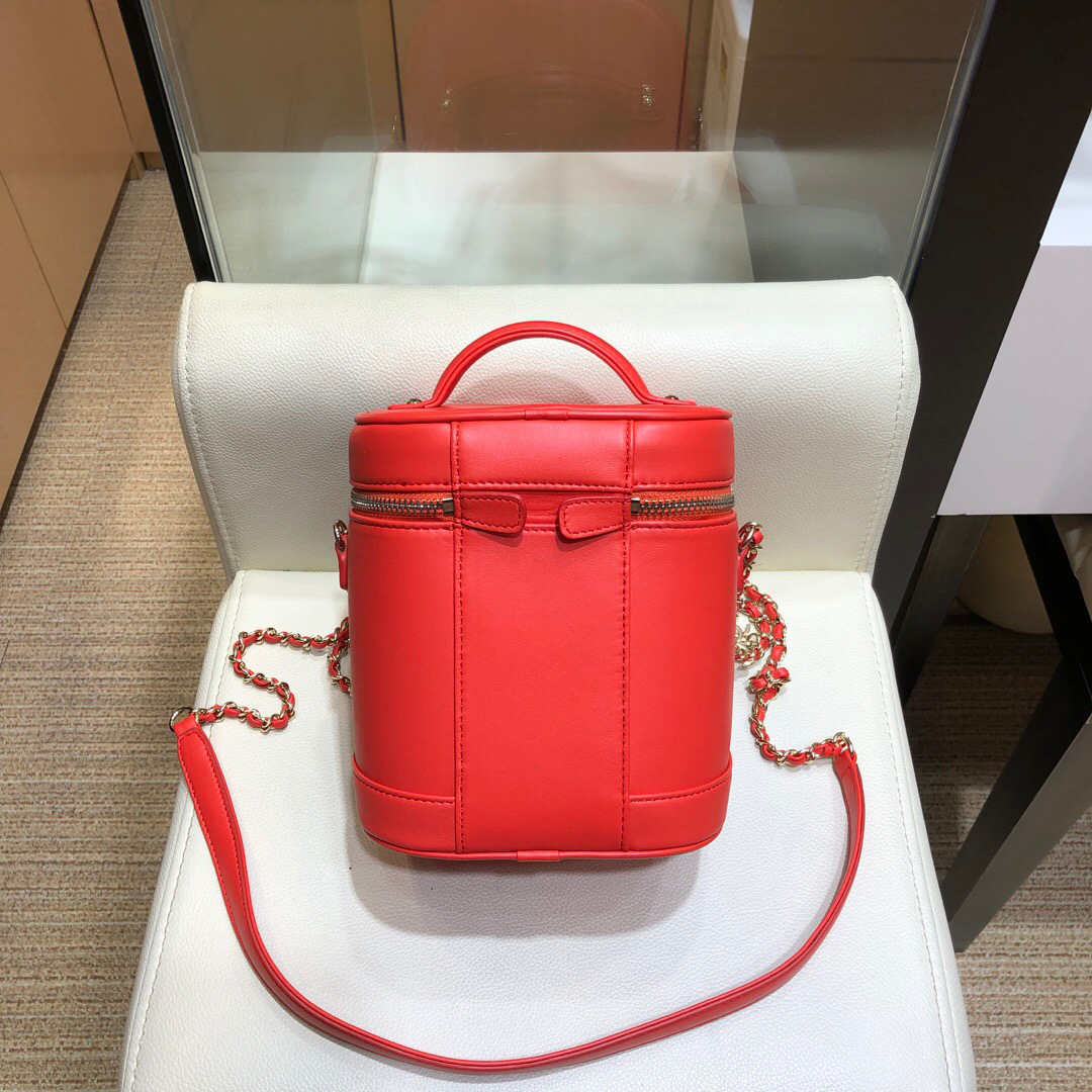French designer lady cross makeup bag, 7A high-end customized quality classic fashion business and leisure brand
French designer lady cross makeup bag, 7A high-end customized quality classic fashion business and leisure brand