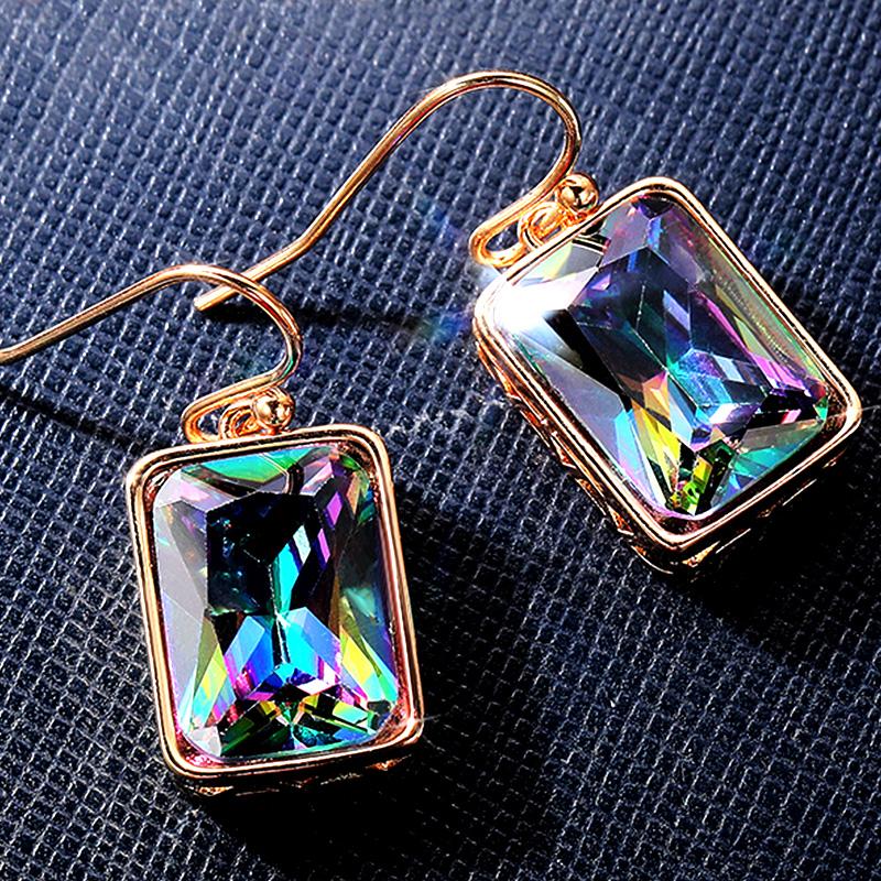 Dangle & Chandelier High Quality Gold Color Earrings For Women Polychrome Cubic Zirconia Pendant Graceful Female Vintage Jewelry
Dangle & Chandelier High Quality Gold Color Earrings For Women Polychrome Cubic Zirconia Pendant Graceful Female Vintage Jewelry