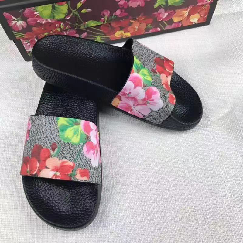 2021 Designer Slides Mens Women Slippers Summer Sandals Beach Slide Flat platform Ladies Sandali Bathroom Home Shoes Flip Flops Striped Caus, Black
2021 Designer Slides Mens Women Slippers Summer Sandals Beach Slide Flat platform Ladies Sandali Bathroom Home Shoes Flip Flops Striped Caus, Black