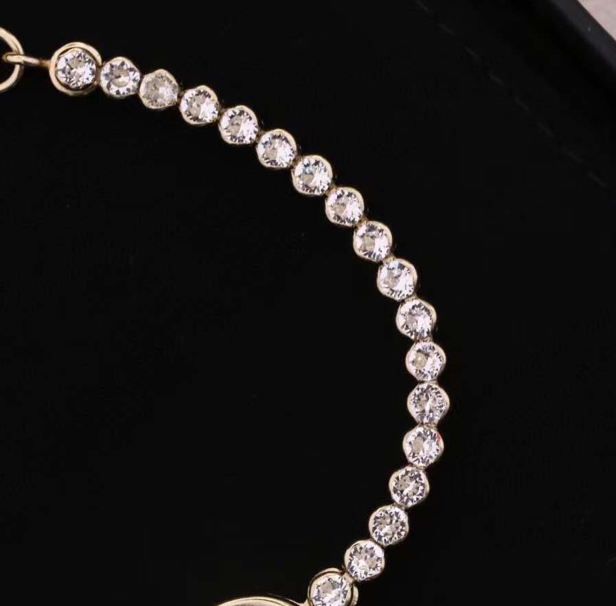 2021 Luxury quality charm bracelet with diamond for women wedding jewelry gift have box stamp PS4675
2021 Luxury quality charm bracelet with diamond for women wedding jewelry gift have box stamp PS4675
