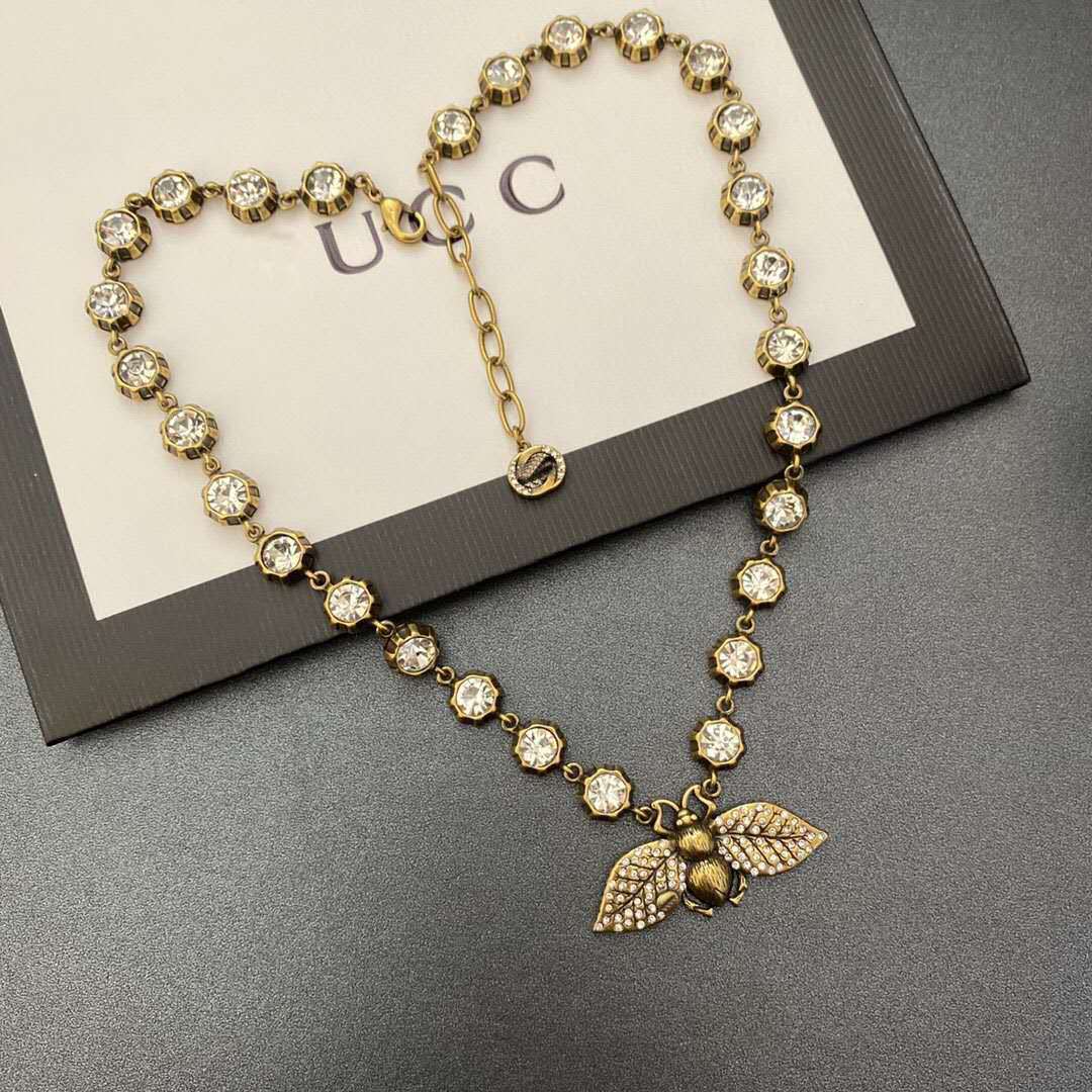 womenGujia's new little bee Pendant with diamond for women's collar, temperament and fashionable necklace, Silver
womenGujia's new little bee Pendant with diamond for women's collar, temperament and fashionable necklace, Silver