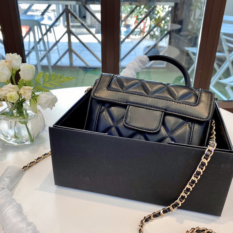 Cross Body handbags Designers Luxury bag Crossbody Handbag Lady Fashion Rhombic pattern genuine leather With the original box size 18 12 17 cm, White
Cross Body handbags Designers Luxury bag Crossbody Handbag Lady Fashion Rhombic pattern genuine leather With the original box size 18 12 17 cm, White